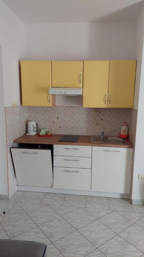 Apartmani Sanja Vrsi Buitenkant foto