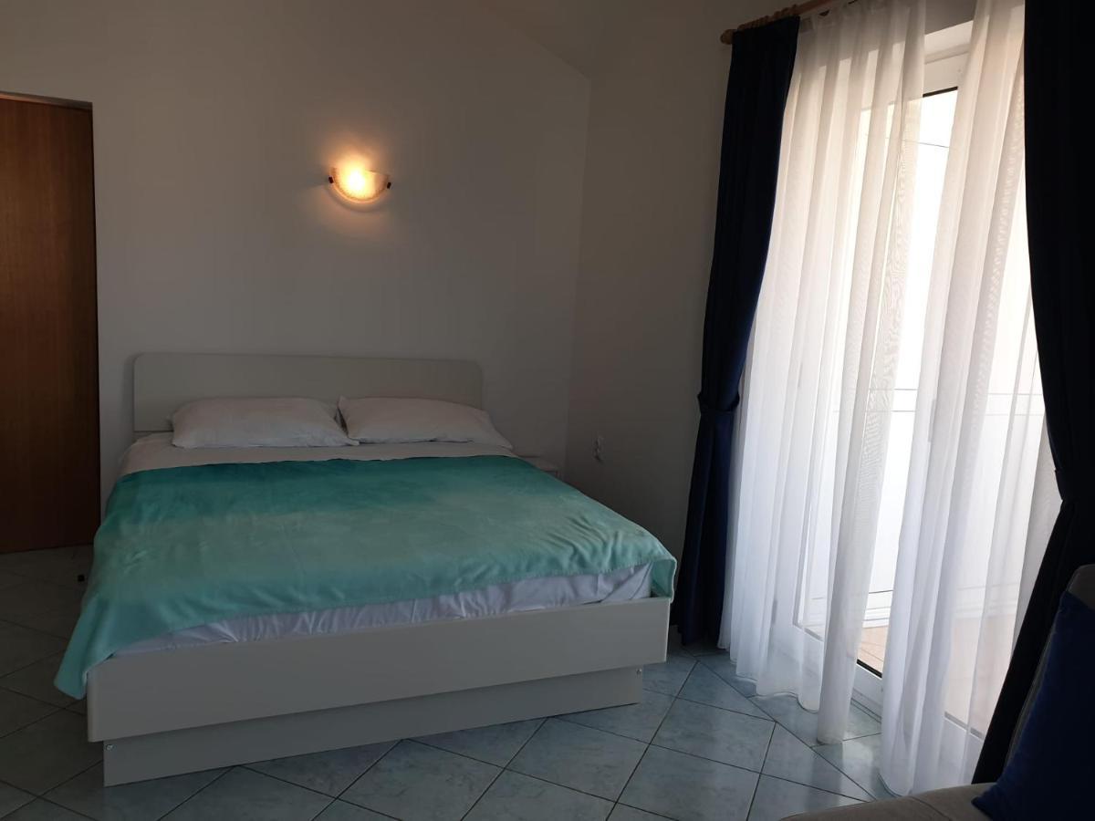 Apartmani Sanja Vrsi Buitenkant foto