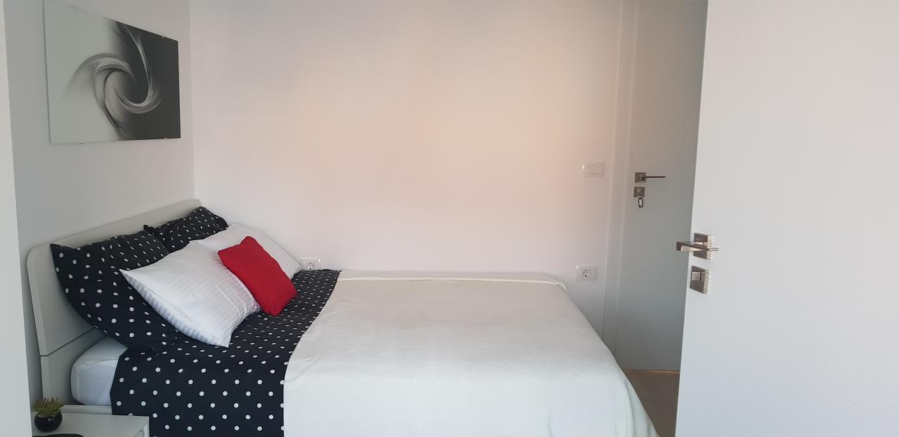 Apartmani Sanja Vrsi Buitenkant foto