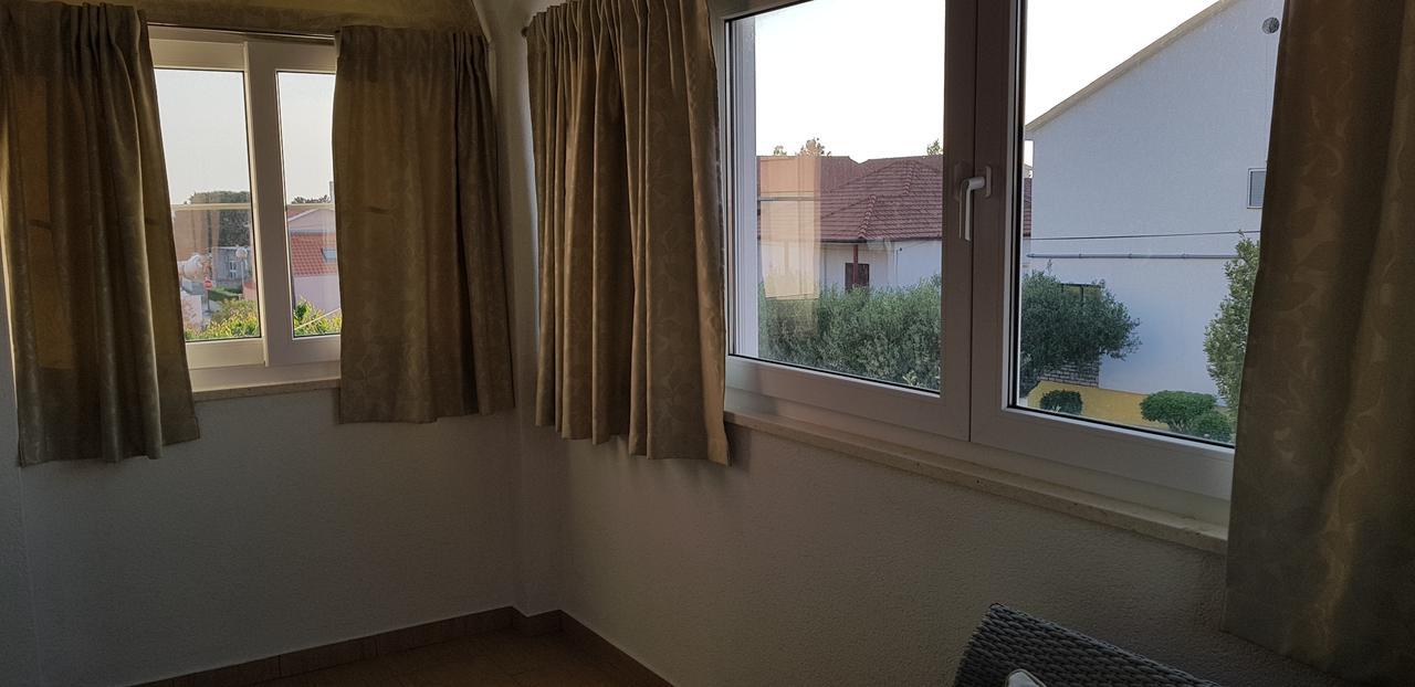 Apartmani Sanja Vrsi Buitenkant foto