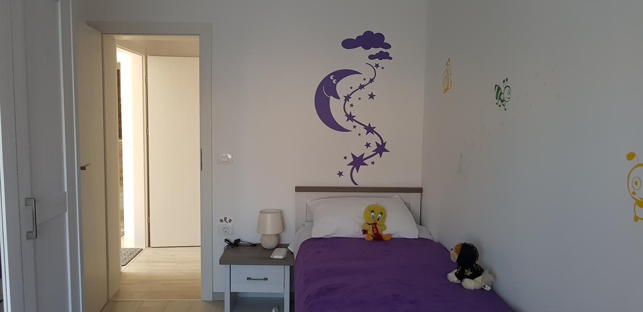 Apartmani Sanja Vrsi Buitenkant foto