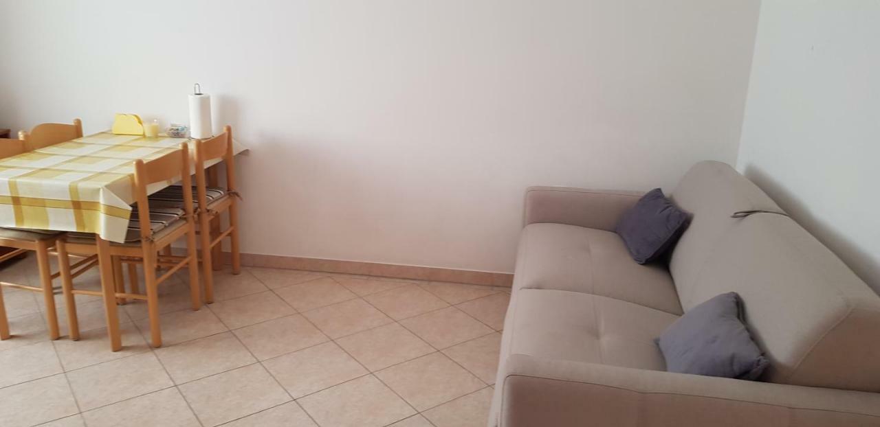 Apartmani Sanja Vrsi Buitenkant foto